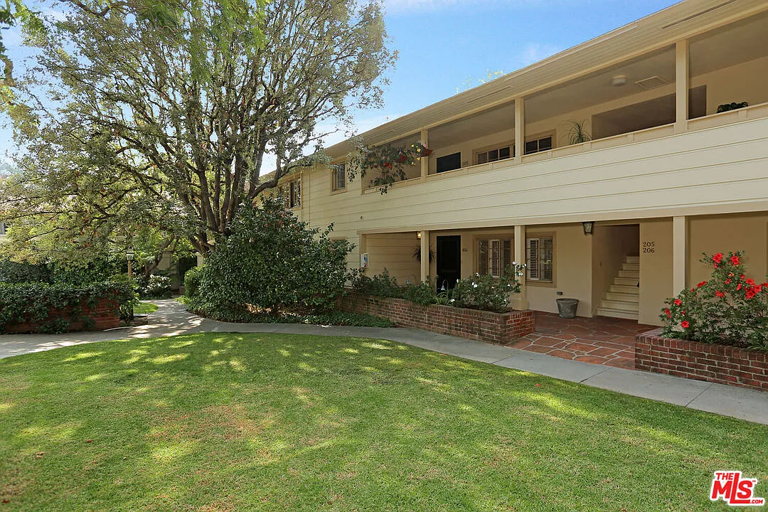 Building Photo - 11901 W Sunset Blvd #104
