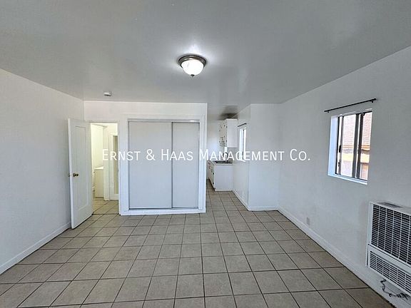 3rd image of 9518 California Ave APT 7