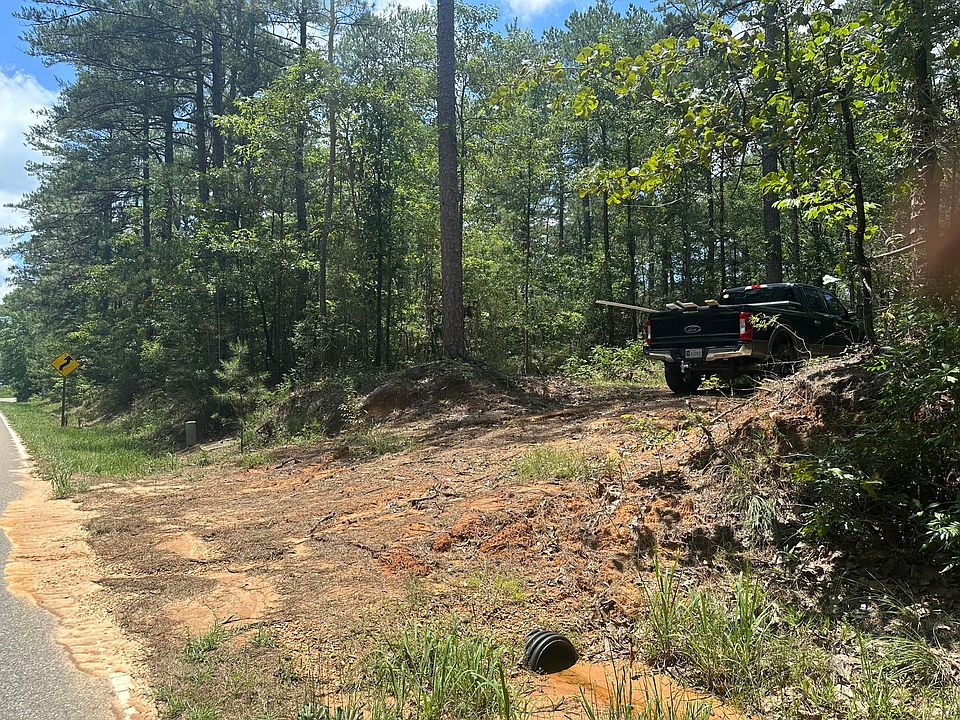 2nd image of 2032 Old Highway 24