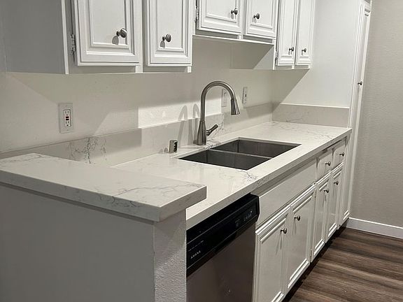 3rd image of 12633 Burbank Blvd APT 105