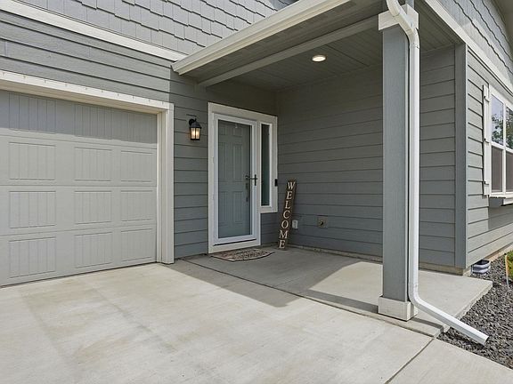 3rd image of 2086 W Walker Ave