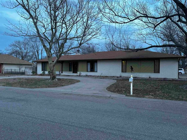 414 S Dexter Ave, Valley Center, KS 67147