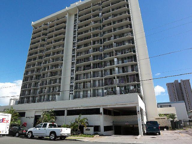 1st image of 2121 Algaroba St