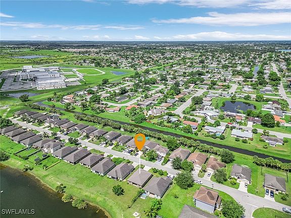 3rd image of 390 Shadow Lakes Dr