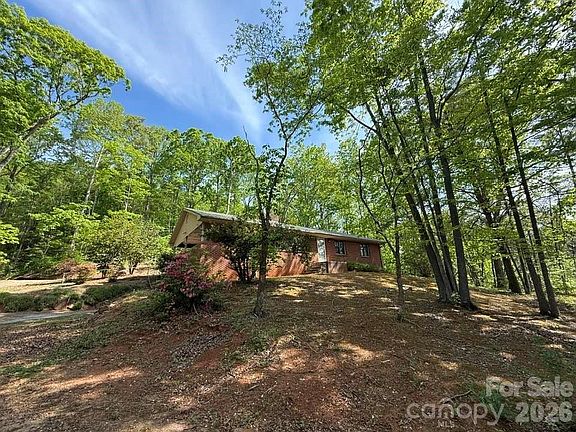 3rd image of 200 Little Wings Mountain Rd