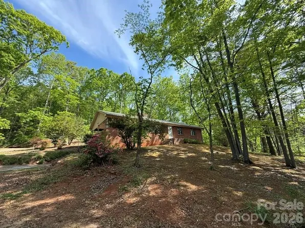200 Little Wings Mountain Rd, Columbus, NC 28722