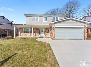20456 Maplewood St, Riverview, MI 48193