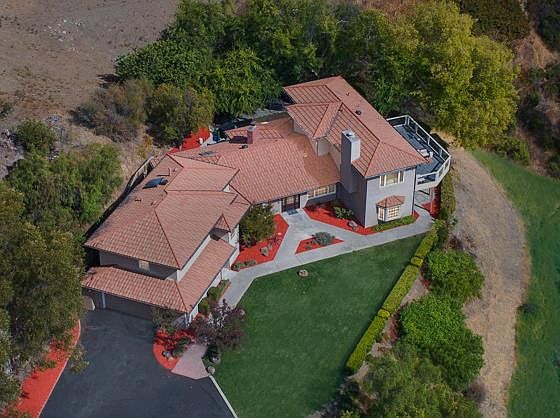 5th image of 15000 Miradero Ave