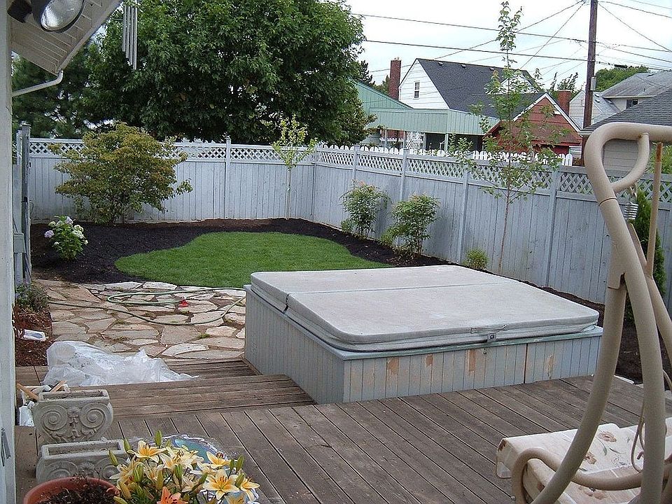 2nd image of 2702 Field St