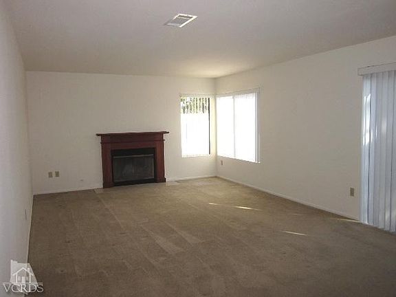 Living Room with fireplace