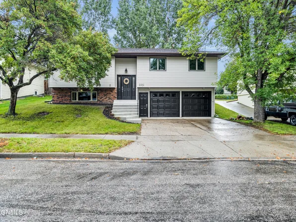 2631 Springfield St, Bismarck, ND 58503