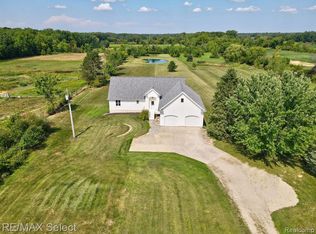 7024 Cook Rd, Swartz Creek, MI 48473