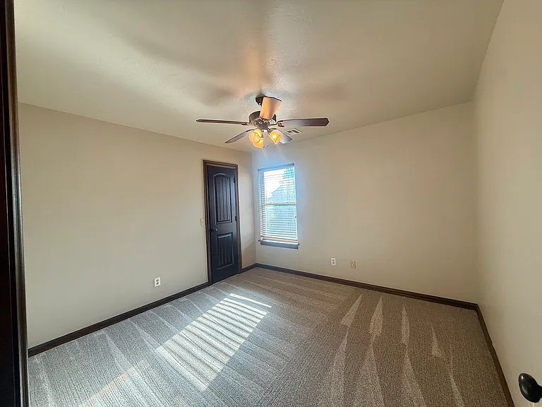 2114 Savona Ln — Photo 37