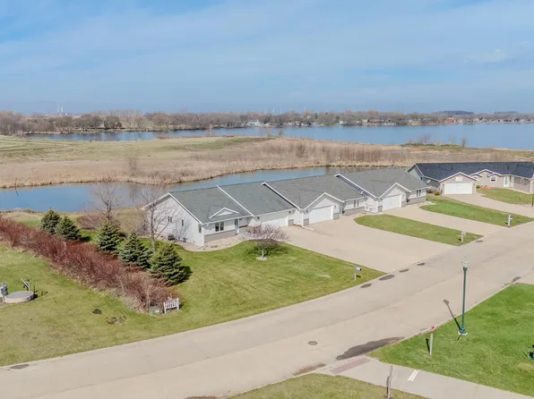 416 Beachcomber Dr #3, Lake Park, IA 51347