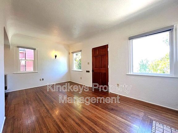 5th image of 4517 Arizona St