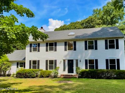 16 Castle Drive, Middletown, NJ, 07748