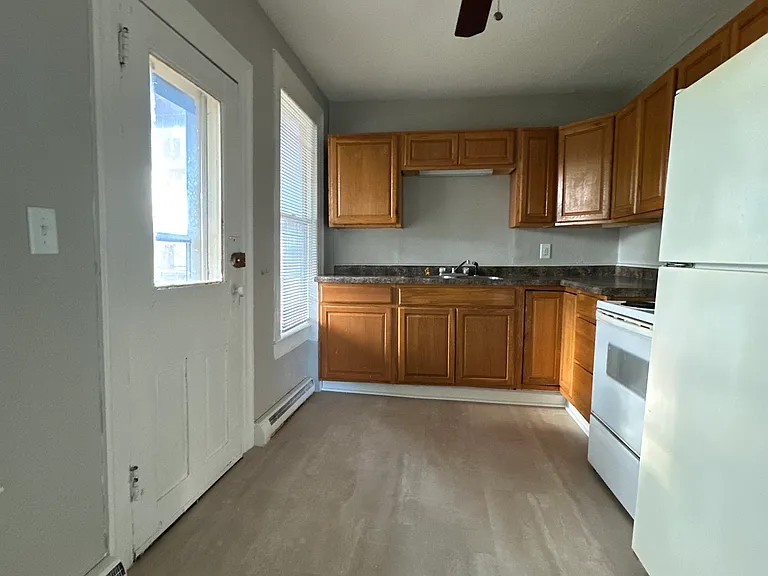 207 N State St #1 — Photo 5