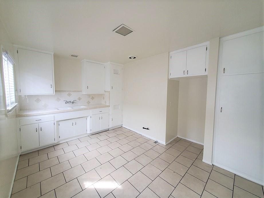 1st image of 835 W Beach Ave APT 5