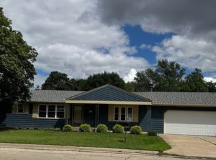 6117 East Dr, Loves Park, IL 61111