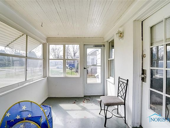 3rd image of 638 Foredale Ave