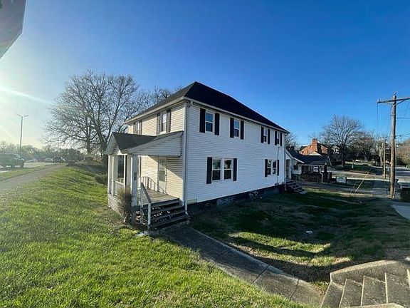 3rd image of 301 N Houston St