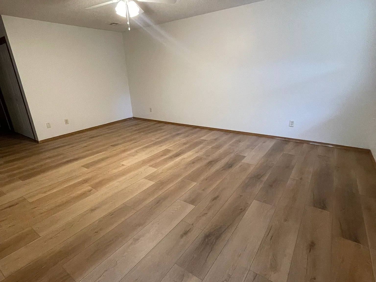3 bed, 1014 sqft, $1,500 — Photo 2