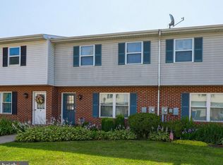 15 Pine Dr, Manchester, PA 17345