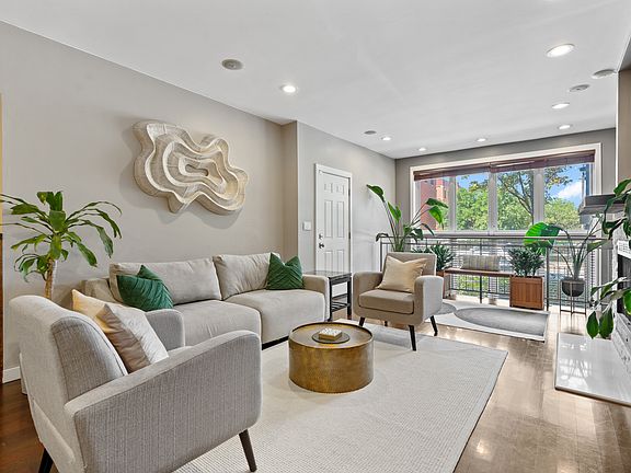 2nd image of 1461 W Grand Ave #1