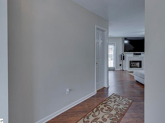 3rd image of 247 Bonnie Woods Dr
