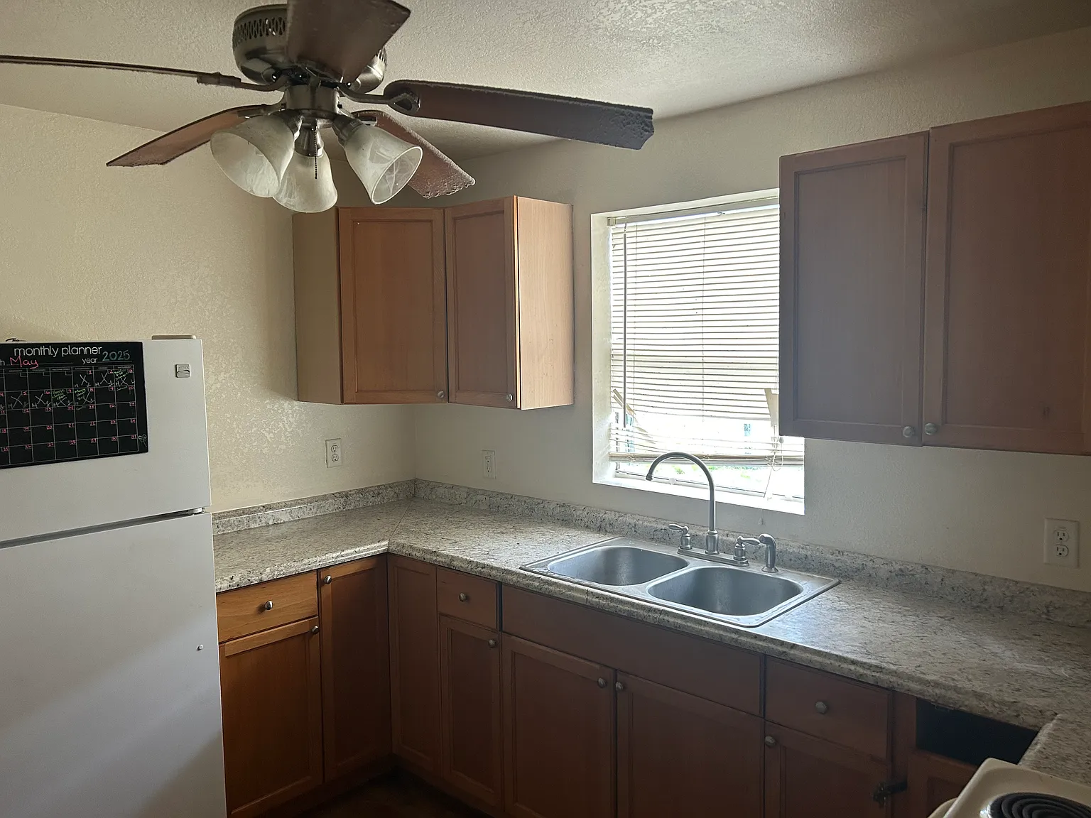3 bed, 800 sqft, $850 — Photo 3