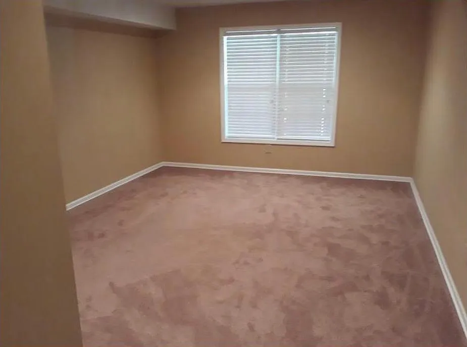 3 bed, 2428 sqft, $1,500 — Photo 4