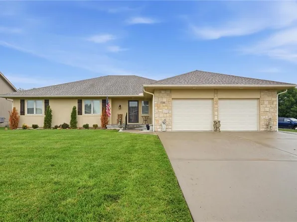 710 Gamma Grass Pl, Raymore, MO 64083
