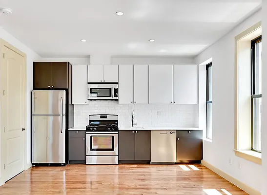 Rented by MNS | media 6