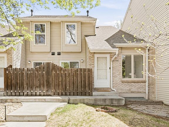 3rd image of 2106 Meadow Ct