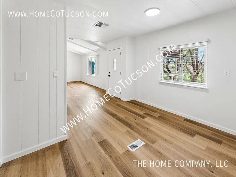 2534 N Calle Segundo — Photo 12