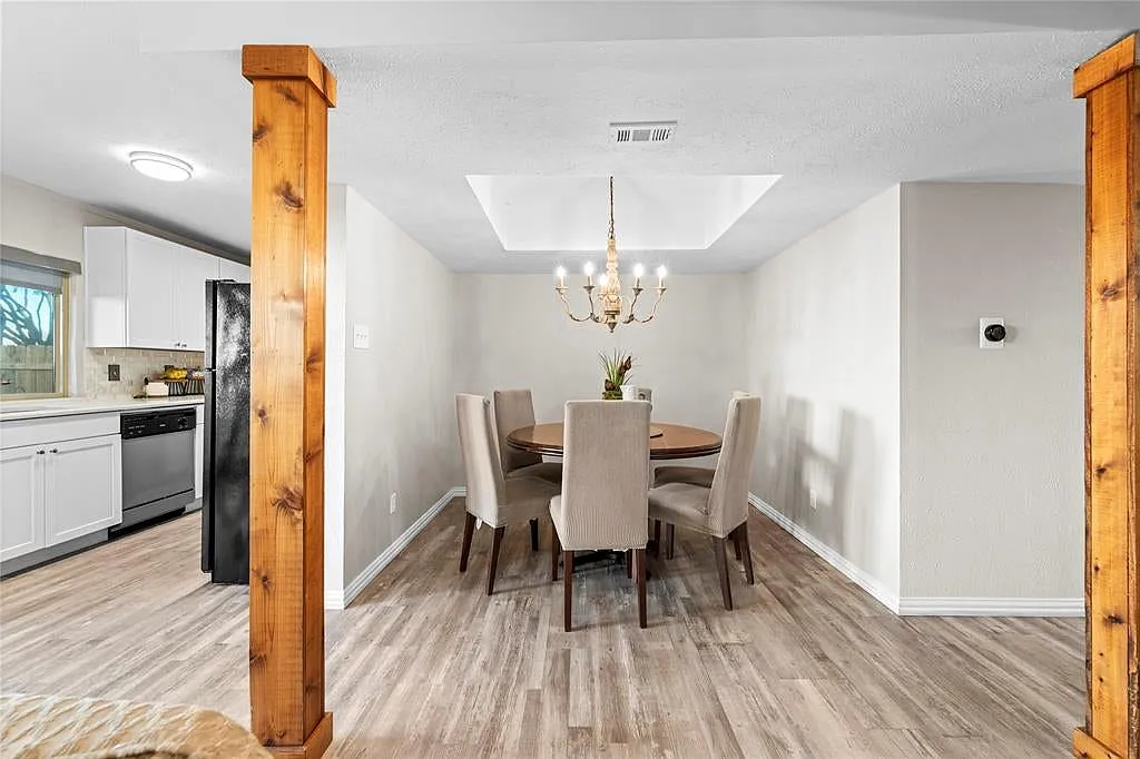 4 bed, 1699 sqft, $3,700 — Photo 4