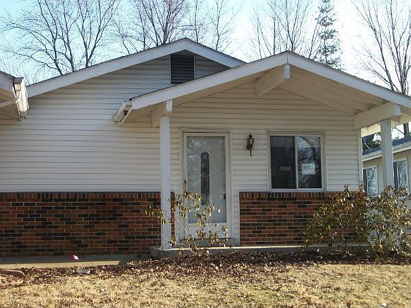 1st image of 2482 Soundview Ct