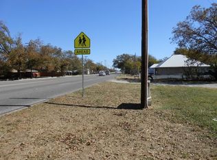 307 W Hall St, Bangs, TX 76823
