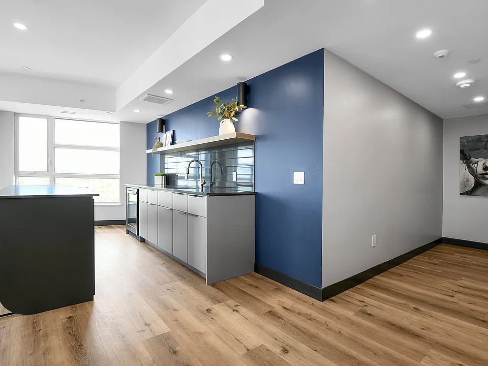 1155 Joseph Cyr St