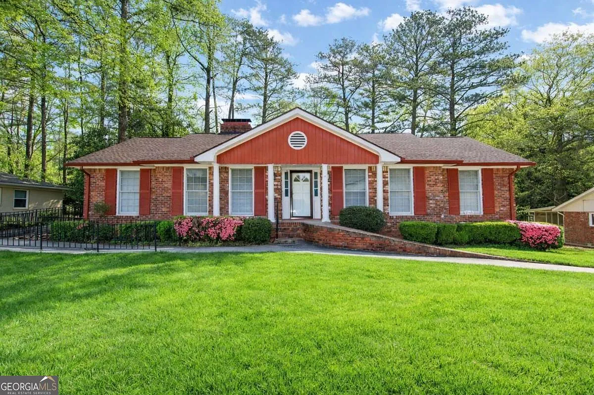 2760 The Fontainebleau SW photo 1