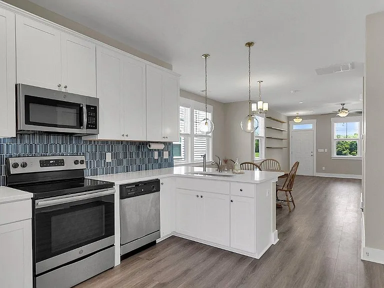 3935 Four Poles Park Dr — Photo 15