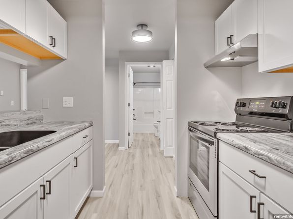 100 W Walnut St #225