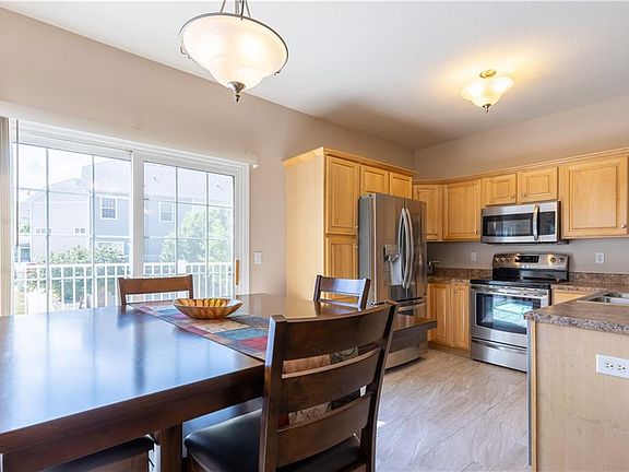5th image of 1603 SW White Birch Cir