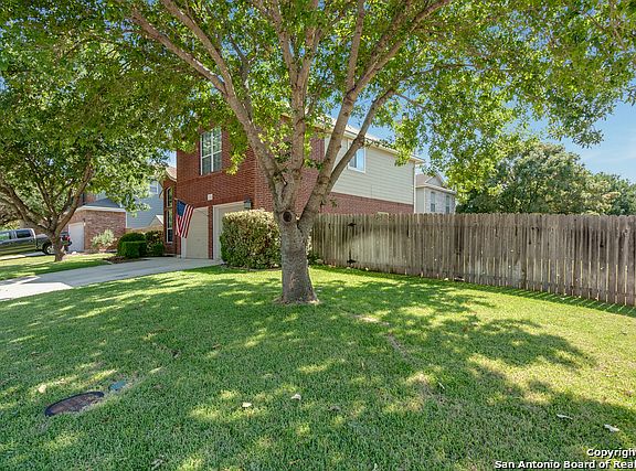 2nd image of 211 Stone Creek Dr