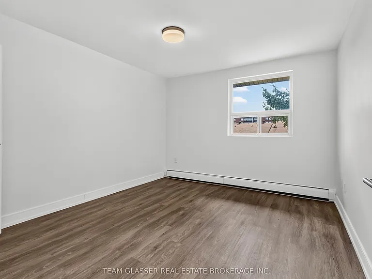 735 Wonderland Rd S #302 — Photo 13