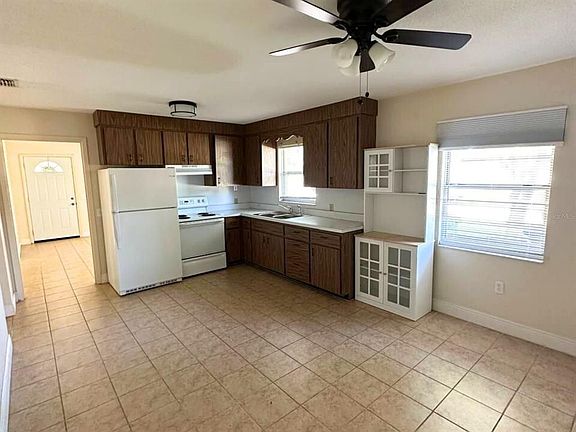 5th image of 1030 Dakota Ave APT A