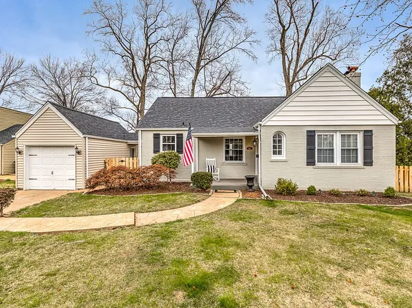 895 Glen Elm Dr, Saint Louis, MO 63122