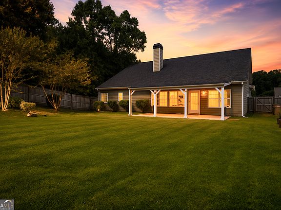 2nd image of 6204 Cove Creek Dr
