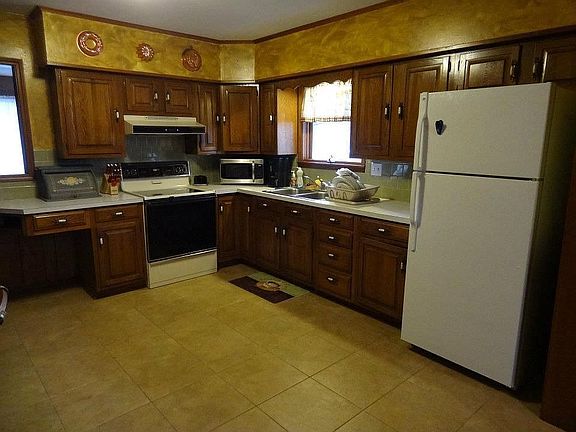 Eat in Kitchen with new refrigerator