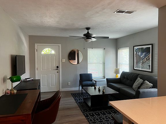 3rd image of 408 N Oak Cliff Blvd